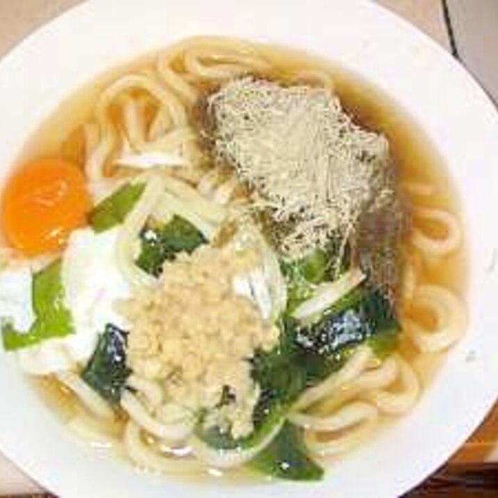 ミネラルたっぷり！海藻たまごうどん